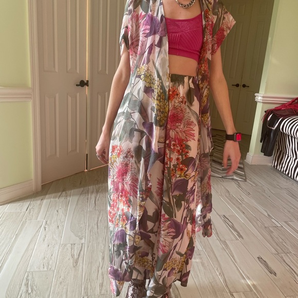 Women pant set/Bryan walker - Picture 8 of 10